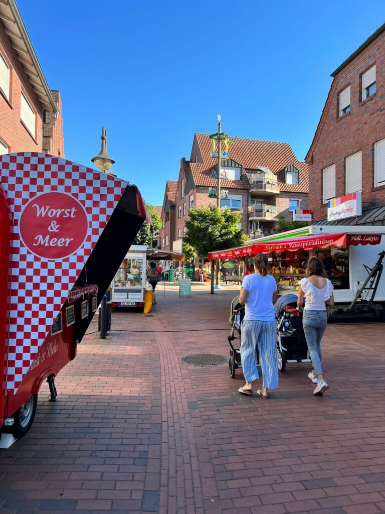 Wochenmarkt in der Merschstraße in Epe